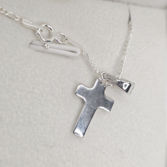 ✨ 925 Sterling Silver Moissanite Cross Necklace - Picture 4 of 6
